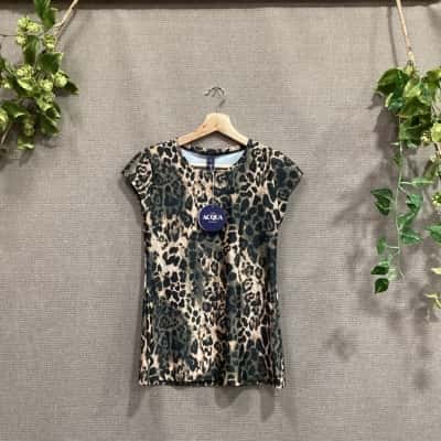 The Acqua Brand Women’s Size S Swim Tee Leopard Print