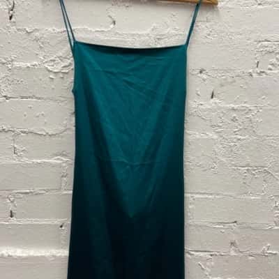 Maurie & Eve Womens  Size 12 Cocktail/ Midi Dress/Shoestring Strap Dress Emerald Green 