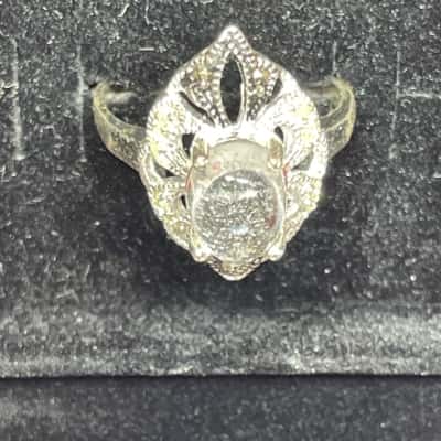  Womens Ring Silver large clear stones