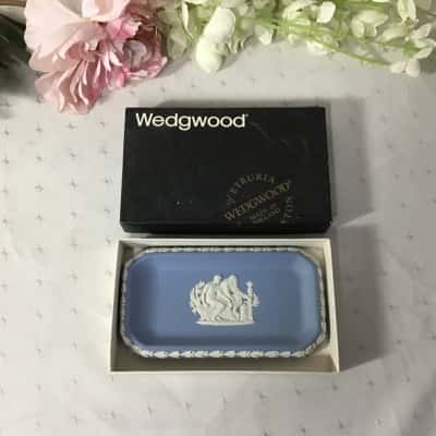 Vintage Wedgwood Jasperware Blue / White Pattern Oblong Trinket Tray (boxed)
