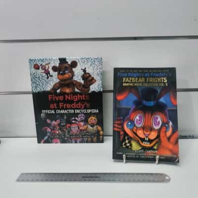 Book Duo Five Nights at Freddy's PreOwned 