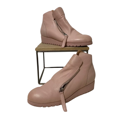 Django & Juliette  Womens  Size 37 Pink  Shoes