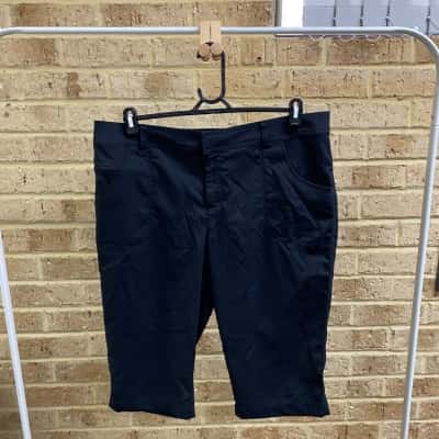 Kathmandu Womens black shorts Size 16 
