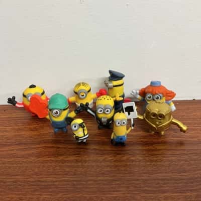Assortment of Minion Figurines 