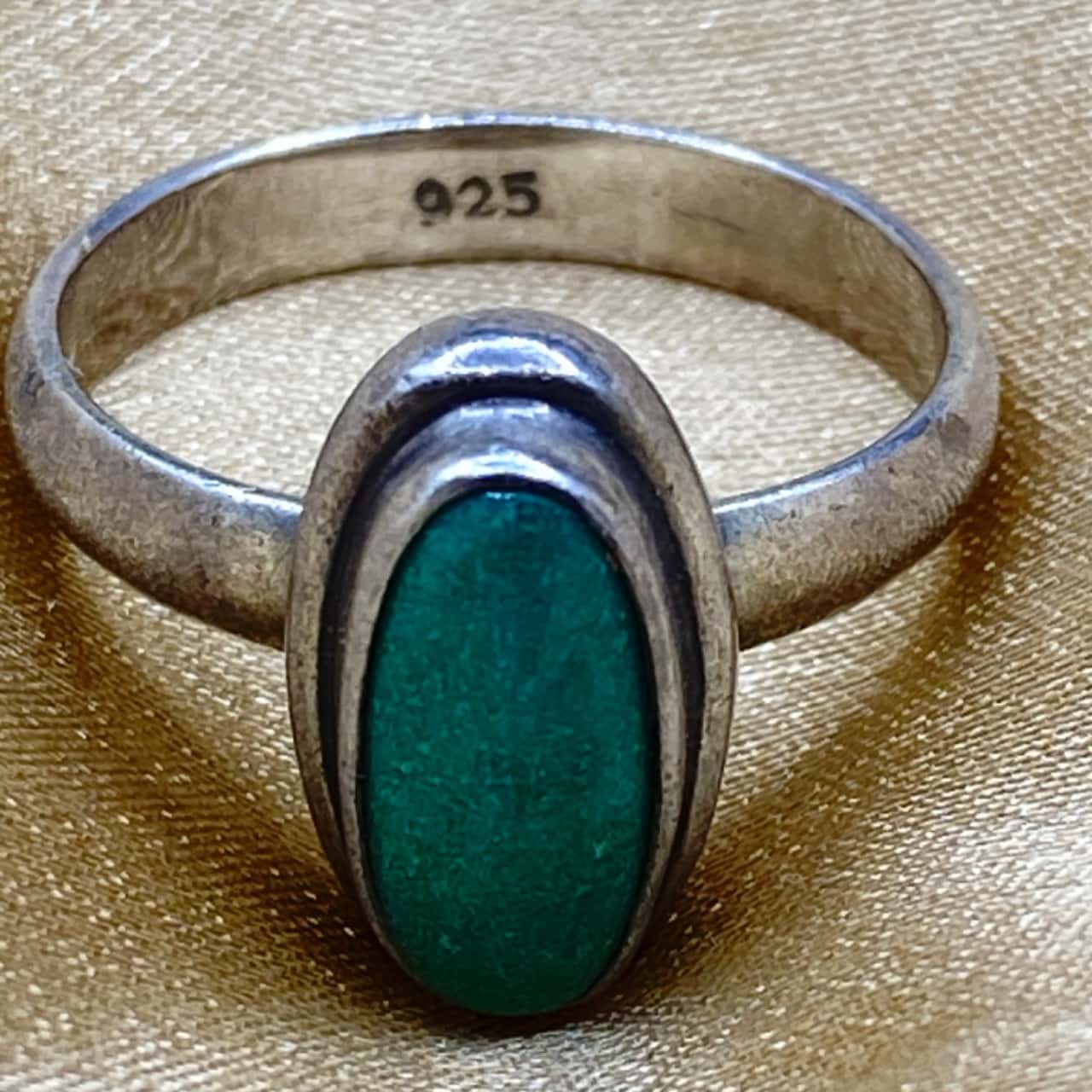 Womens Oval Rings Green / Silver (s) - Used Good | Salvos Stores