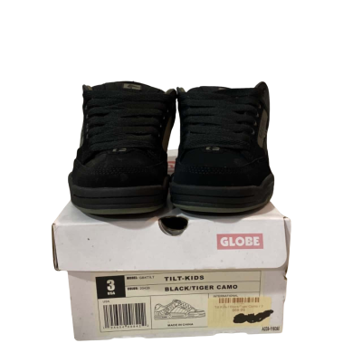 Globe Black/Tiger Cameo Shoe