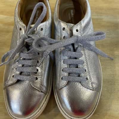 Hush Puppies Womens  Size 8 Sneakers Silver 