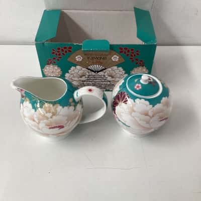 Maxwell & Williams Sugar and Creamer Set
