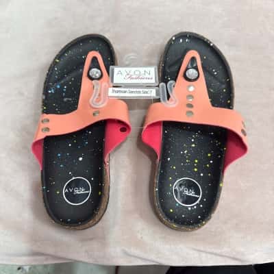 AVON Fashions  Womens  Size 7 Sandals in Pink  