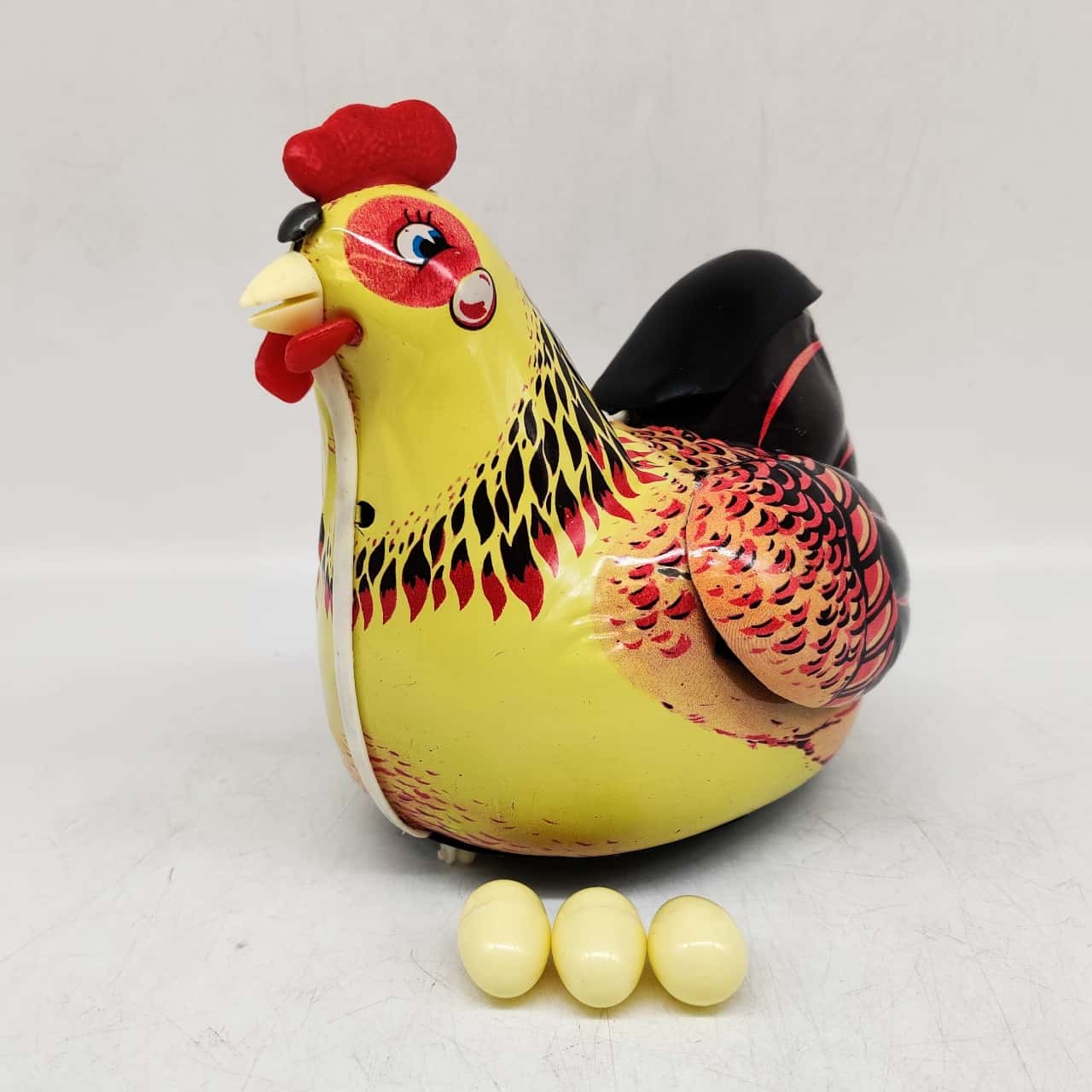 Vintage Toy Hen Laying Eggs For Display Or Spares/Repairs Only