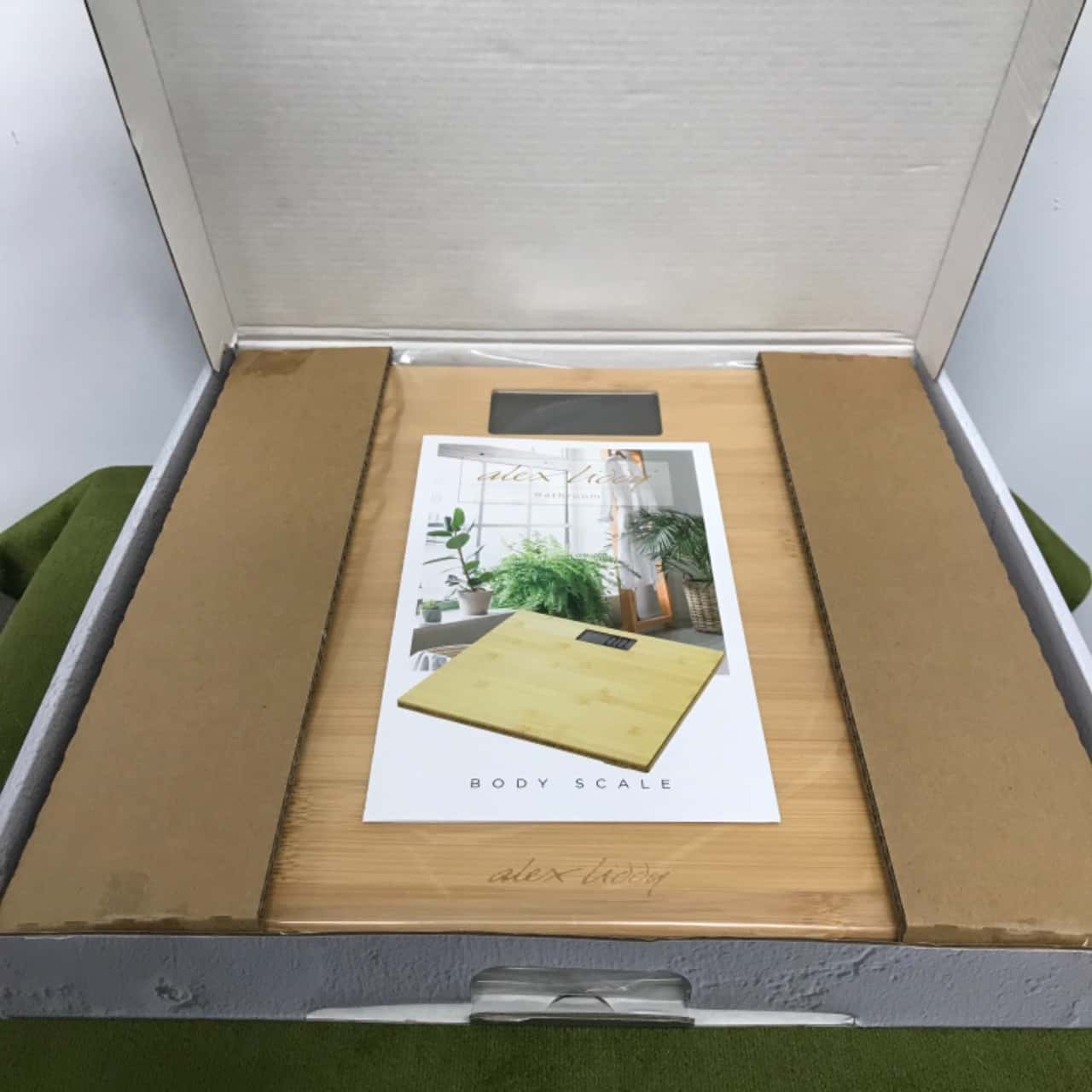 *BNIB* Alex Liddy Body Scale(s)