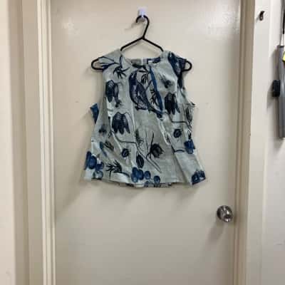 Megan Salmon Women’s Wattle Birds Sleeveless Top Size 10