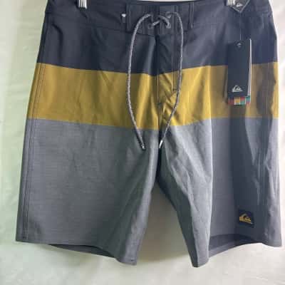Quicksilver Mens Size 32 Cargo Shorts Black / Grey / Olive BNWT