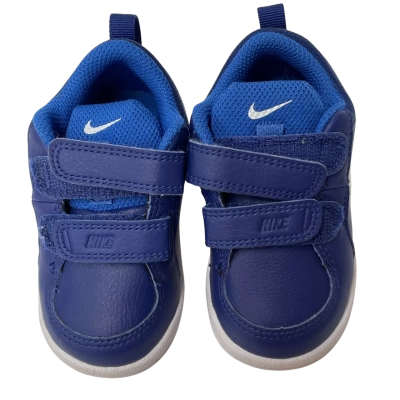 Nike Kids Shoes Size 4.5 Blue.