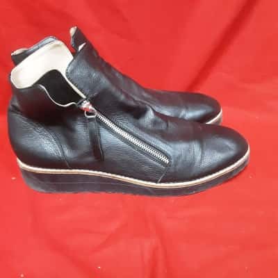 Top End size 44 women's soft black leather zippered wedge heel ankle boots