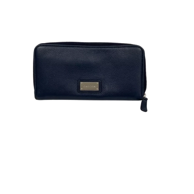 Womens Oroton purse in brand new condition 