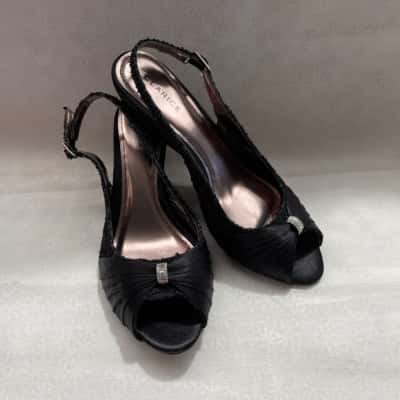  Clarice Classy Woman's Diamanté Front Evening /Shimmer Sandals Size 8.5