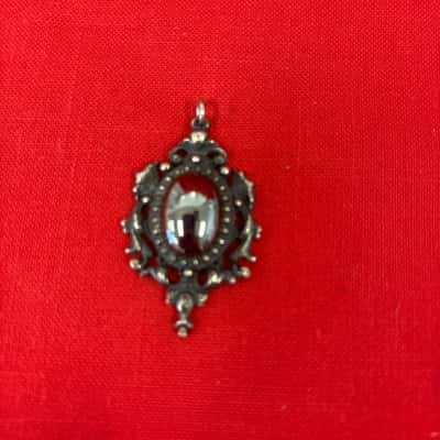  Women's Vintage Style Black Stone Pendant 