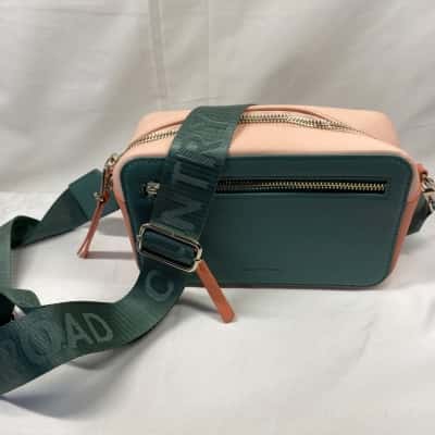 Country Road Womens Cross Body Bag Green / Pink  