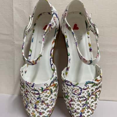 I Love Billy Womens  Size 38 Floral flats 