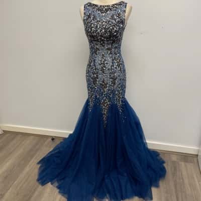 Absolutely Stunning Blue Net & Sparkling Diamante & Gemstone Bodice with Fish Tail Tulle Skirt /Red Carpet /Evening /Formal Gown /Dress Size 8 - Brand New with Tags - RRP $369.00