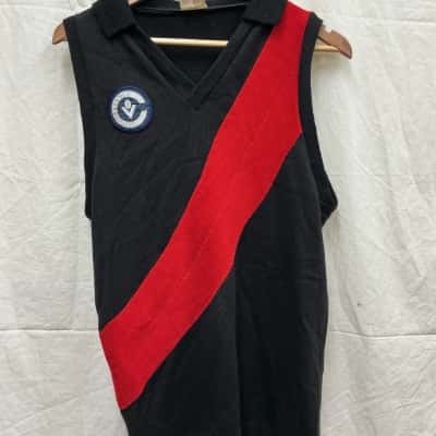 vintage sherwood royal Mens  footy jumper Size M Black  / Red 