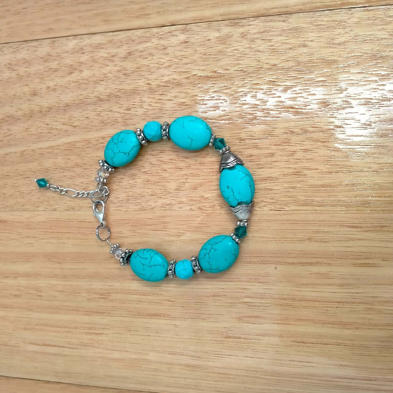Womens Bracelet Silver Tone / Turquoise Stones