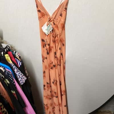  Womens  Size 8 Peach Dress