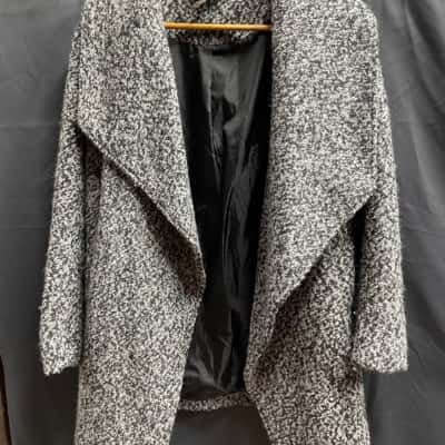 Divided H&M Womens Size 4 ‘Salt & Pepper’ Coat