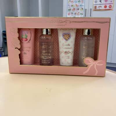 Simple Pleasures Body Gift Set
