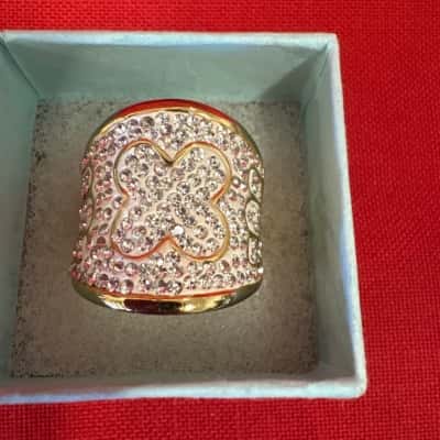  Women's Gold Tone Ring featuring Pave Set Rhinestones Clover Design