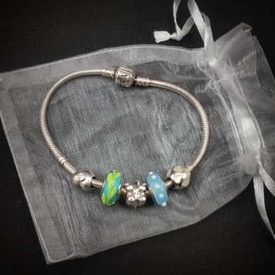 Pandora Snake 925 Bracelet With 2 Coloured Glass Beads, Elephant & Heart Shapes In Pandora Box