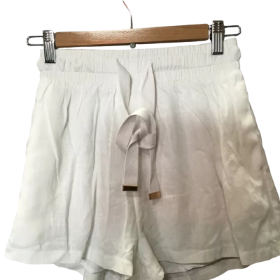 NWT Mooloola Womens  Size 8 Shorts White 