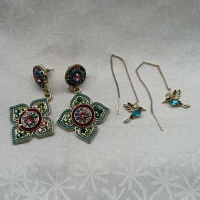  Women’s COSTUME SPARKLY Earrings 