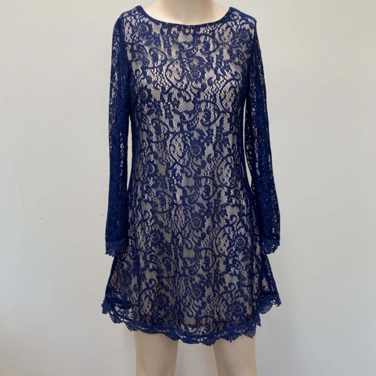 Ice. Womens Size S. Long Sleeve, Form 