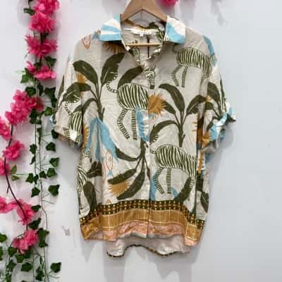 Abel the Label Mens Hawaiin Shirt Size S Animal print / White 