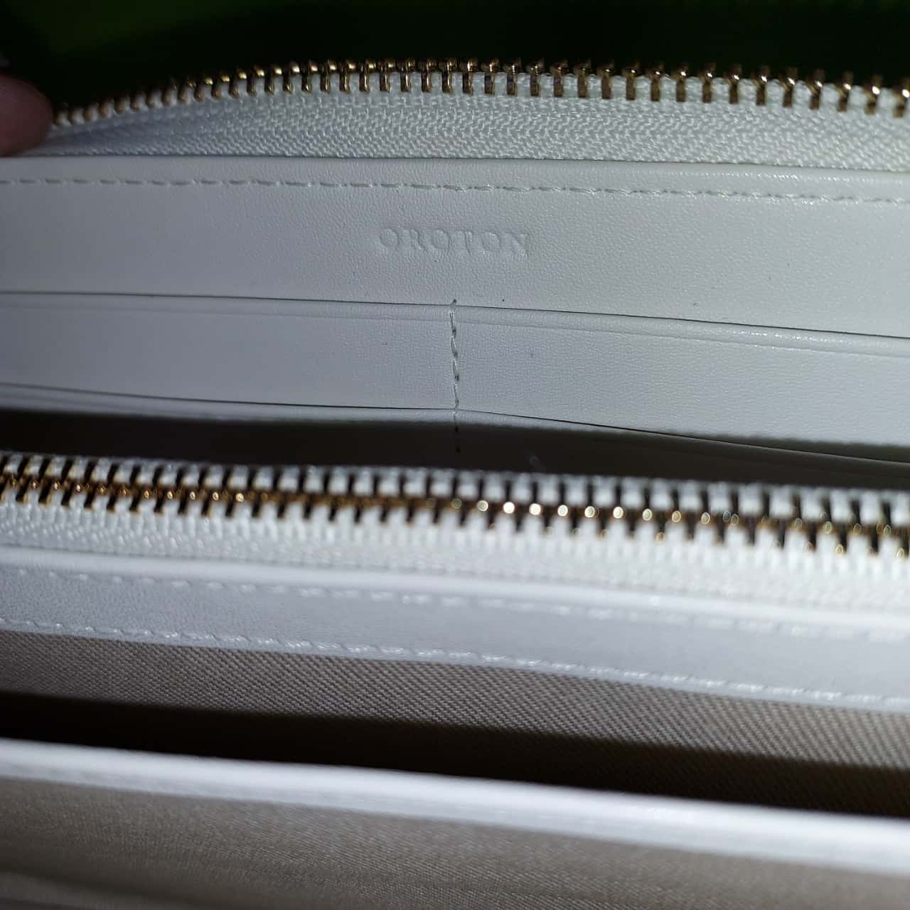 Oroton Crocodile Leather White Gold Hardware Zippy Zip Around Purse