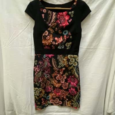  Womens  Size 1 Midi Dress Black  / Floral 