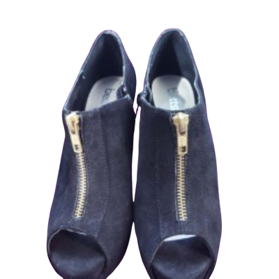 Betts Womens  Size 9 Black Shoes