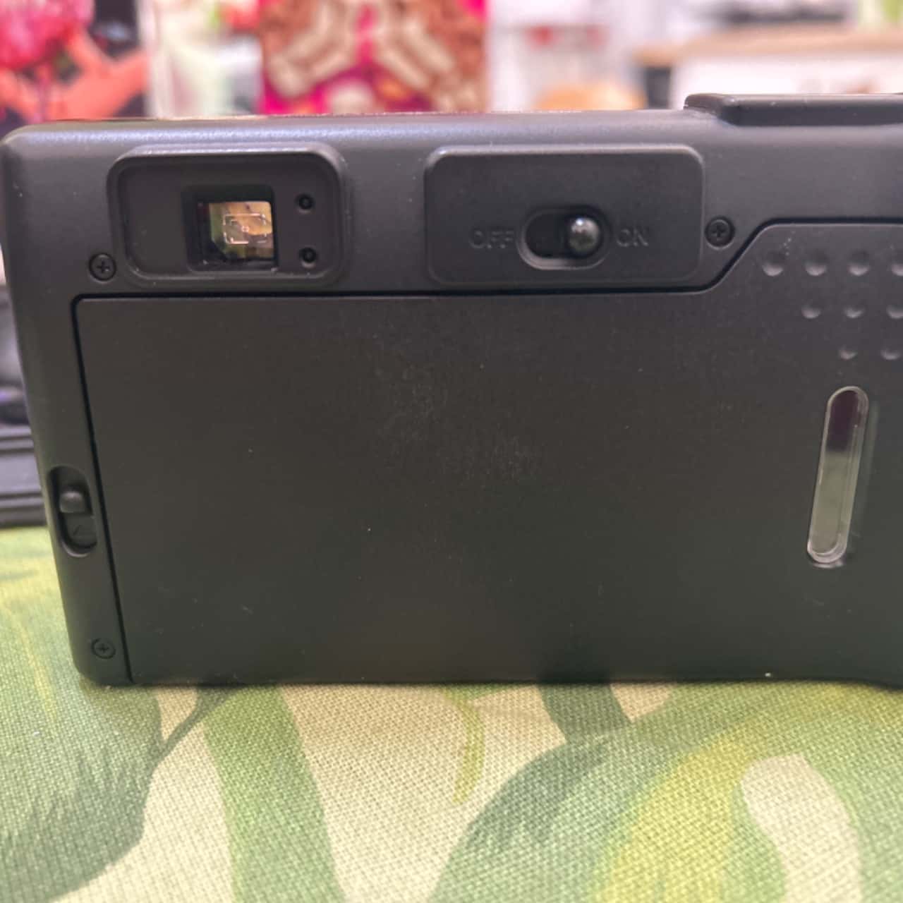 Olympus AZ100 zoom quick flash camera (b21