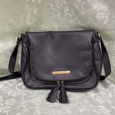 Jag Womens Shoulder Bag Black  
