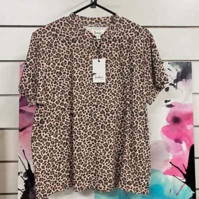 Feather + Noise Womens leopard top Size 8 New