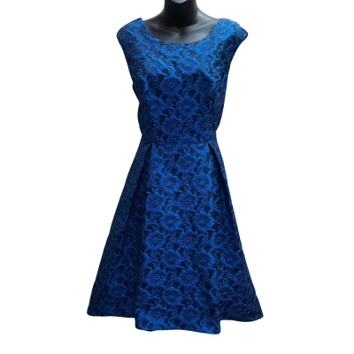 REVIEW Size 10 Sleeveless Blue Floral Brocade on Black Sleeveless Fit'n'Flare Dress with Asymmetrical Hem