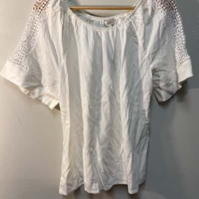 Capture Womens  Size 10 Short Sleeve Top / T-shirts White 