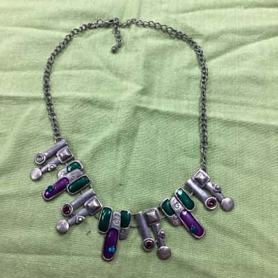  Womens Beaded and metal neck lace jb