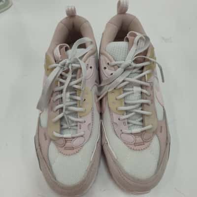 Nike Womens Size 6.5 Trainers Pink / White