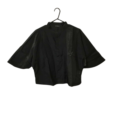 Women’s Size M Black Alpha60 Short Sleeve Blouse 