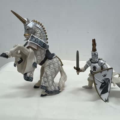 Papo France Horse and Knight Figures 