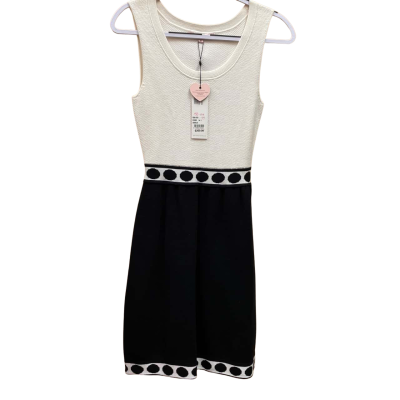 Review Womens  Size 6 Casual Dress / Formal Dress / Short Sleeve Dress  Black  / White 