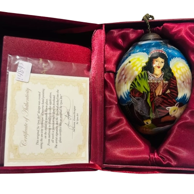Ne’Qwa Art reverse hand-painted glass ornament, titled "Glory To The Newborn King."
